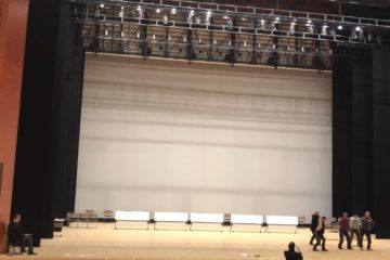 東軍兵士振付中