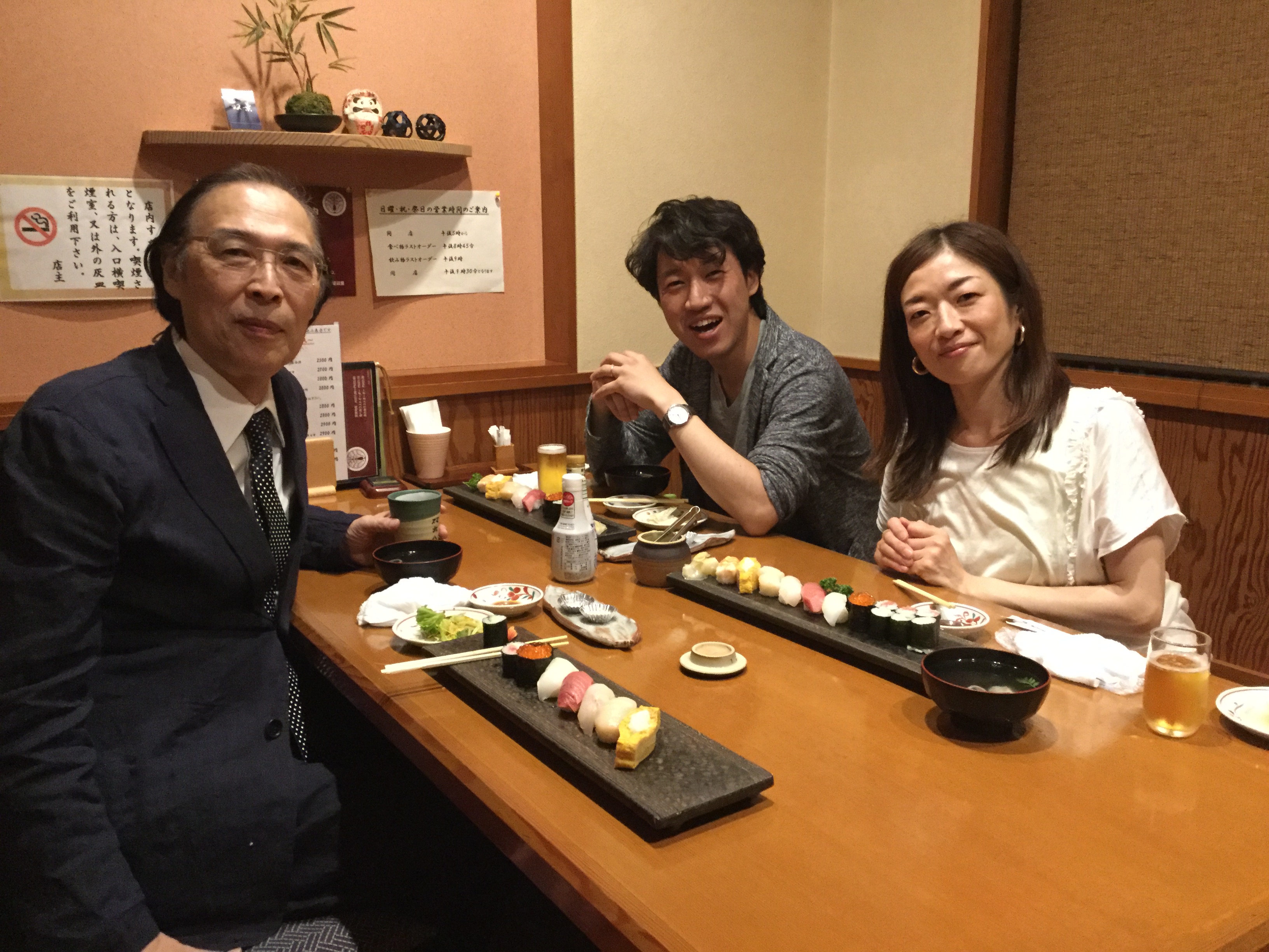稽古後にプロデューサーの志賀野さんが、マエストロの谷本さんと"双葉"という美味しいお寿司屋さんに連れて行ってくださいました。 決起会。 がんばりましょう！楽しみですね！